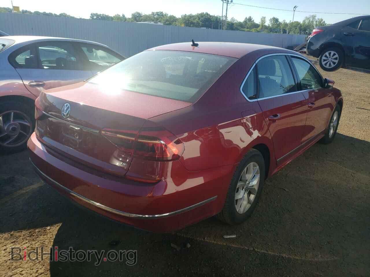 2017 VOLKSWAGEN PASSAT - VIN: 1VWAT7A30HC071817 - Фото 4