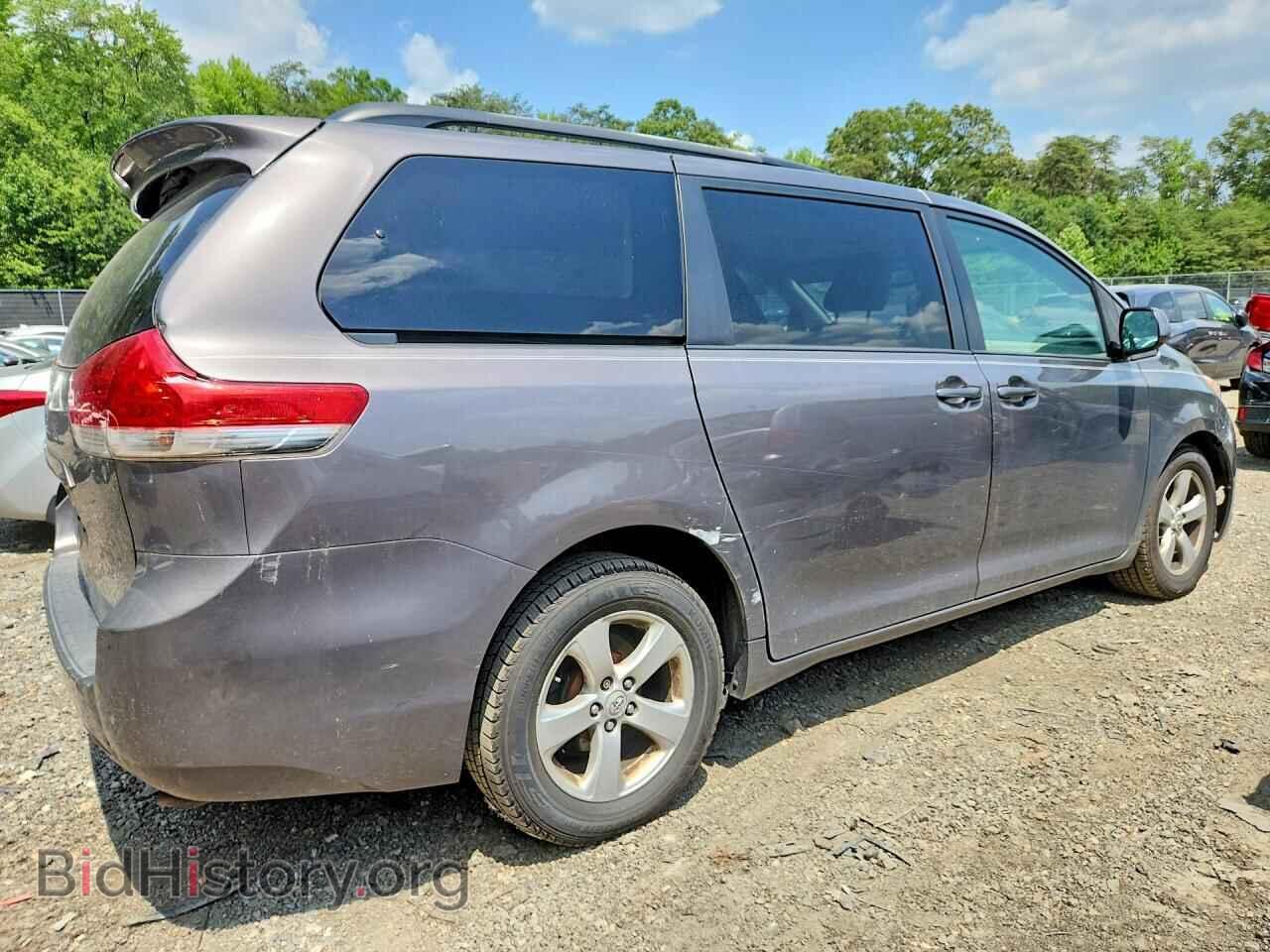 2011 TOYOTA SIENNA - VIN: 5TDKK3DC4BS172864 - Фото 3
