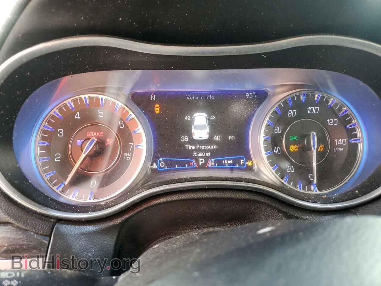 2019 CHRYSLER 300 - VIN: 2C3CCAAG7KH533780 - Фото 9