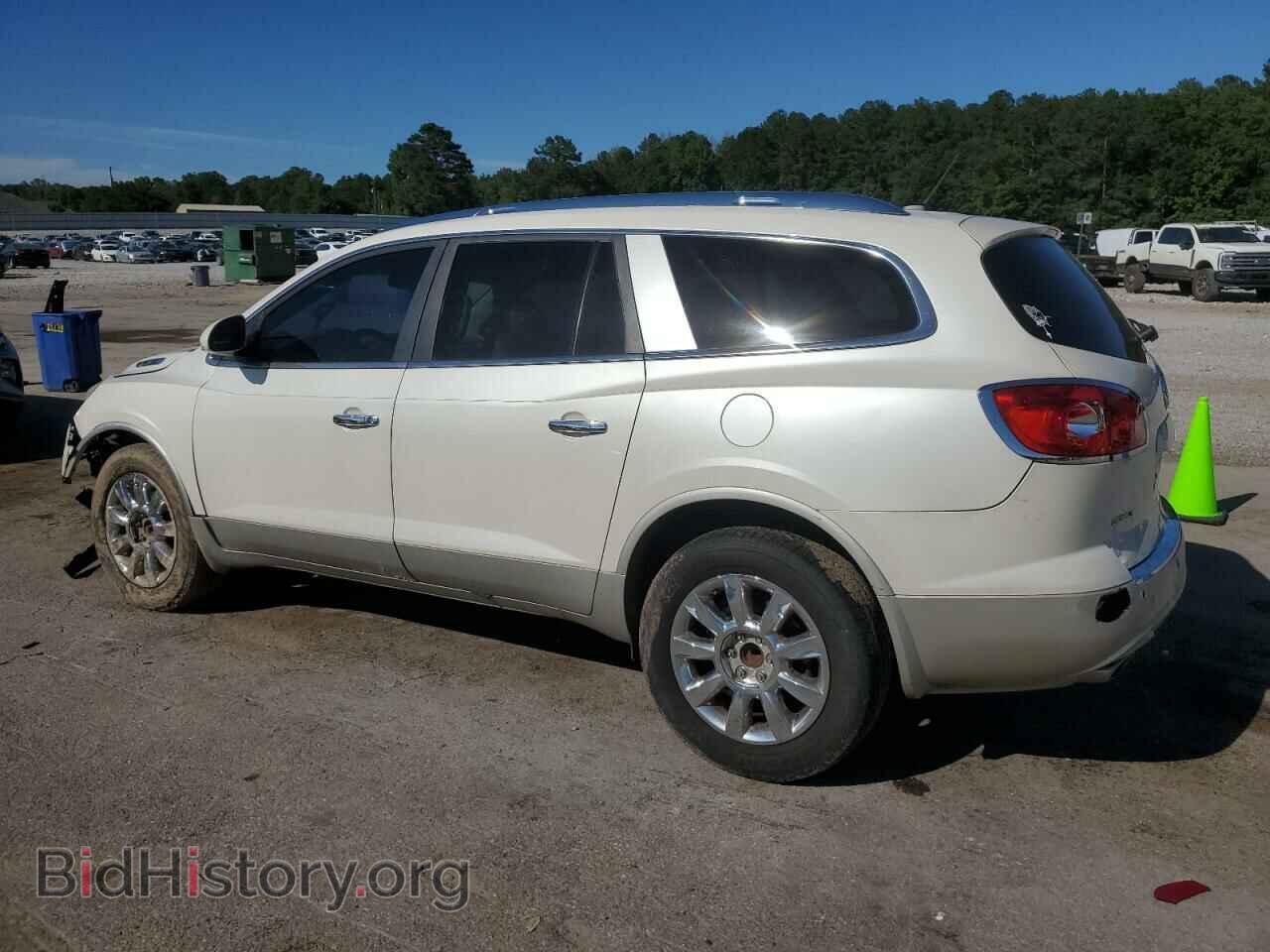 2011 BUICK ENCLAVE - VIN: 5GAKRCED6BJ331109 - Фото 2