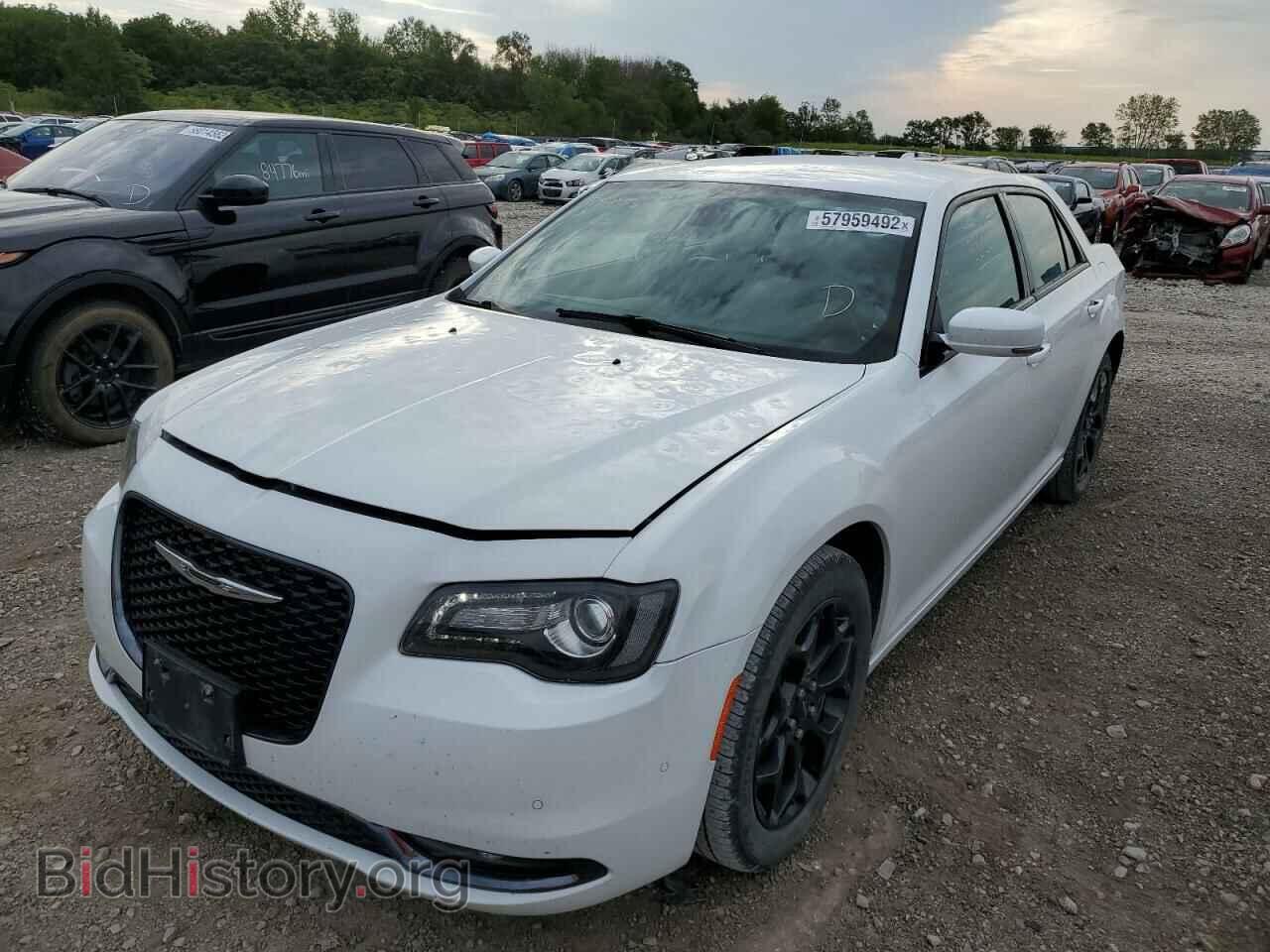 2019 CHRYSLER 300 - VIN: 2C3CCAGGXKH591079 - Фото 2