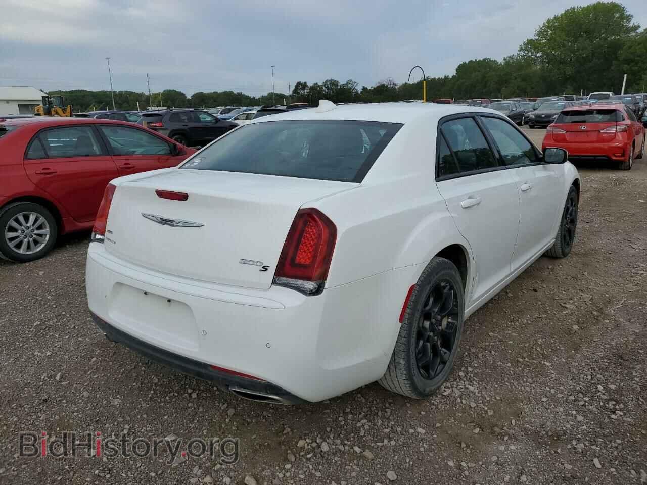 2019 CHRYSLER 300 - VIN: 2C3CCAGGXKH591079 - Фото 4