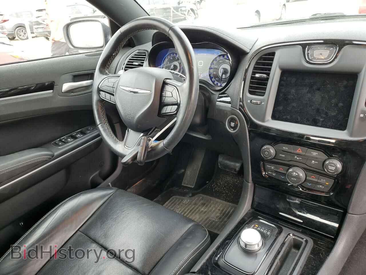 2019 CHRYSLER 300 - VIN: 2C3CCAGGXKH591079 - Фото 9