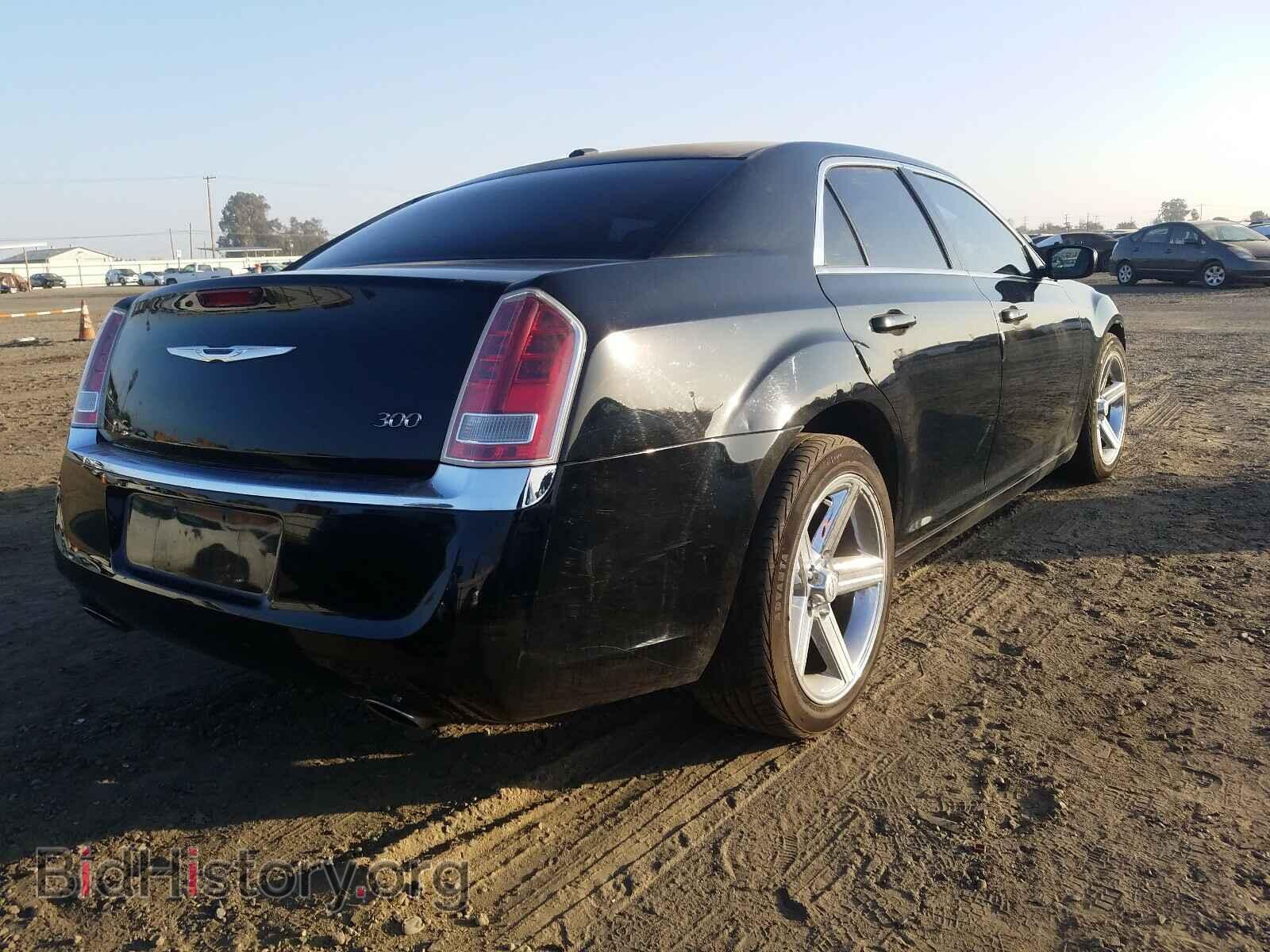 2013 CHRYSLER 300 - VIN: 2C3CCAAG1DH697495 - Фото 4