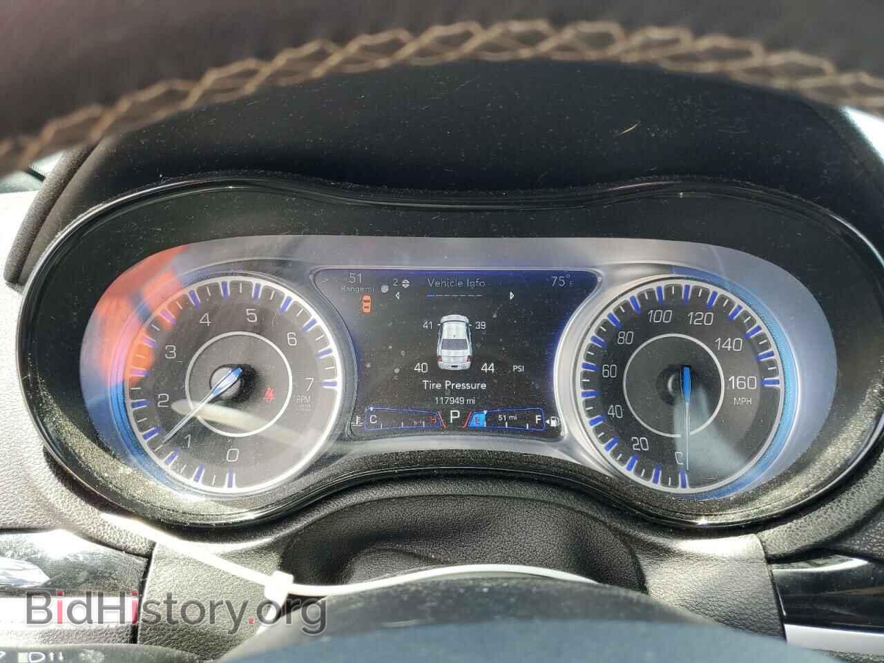 2018 CHRYSLER 300 - VIN: 2C3CCABG1JH299715 - Фото 9