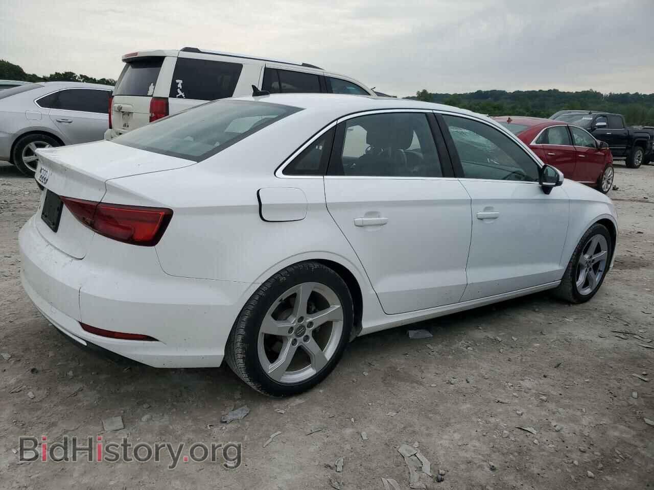 2019 AUDI A3 - VIN: WAUAUGFF0KA121621 - Фото 3