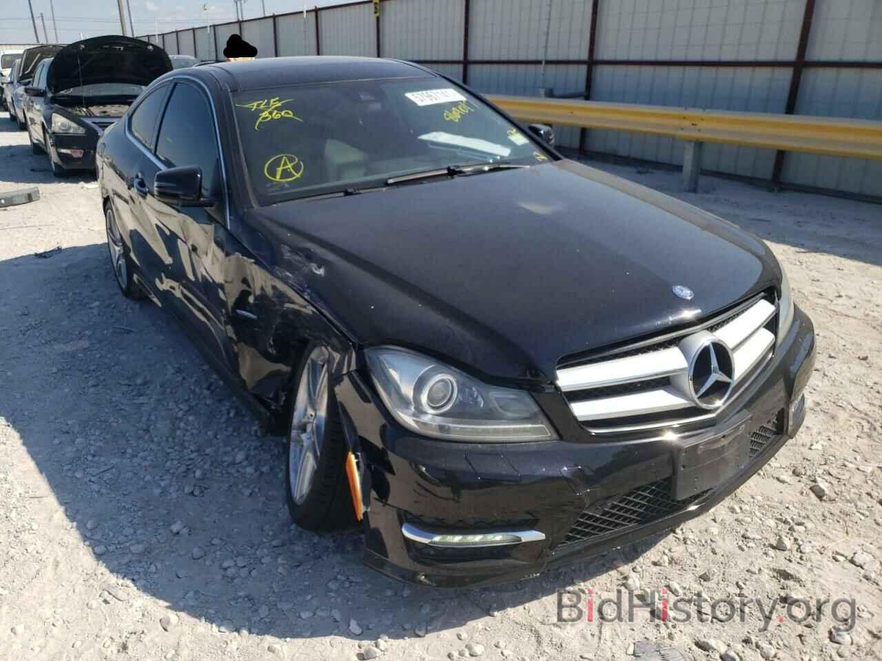 Photo WDDGJ5HB1CF869017 - MERCEDES-BENZ C-CLASS 2012