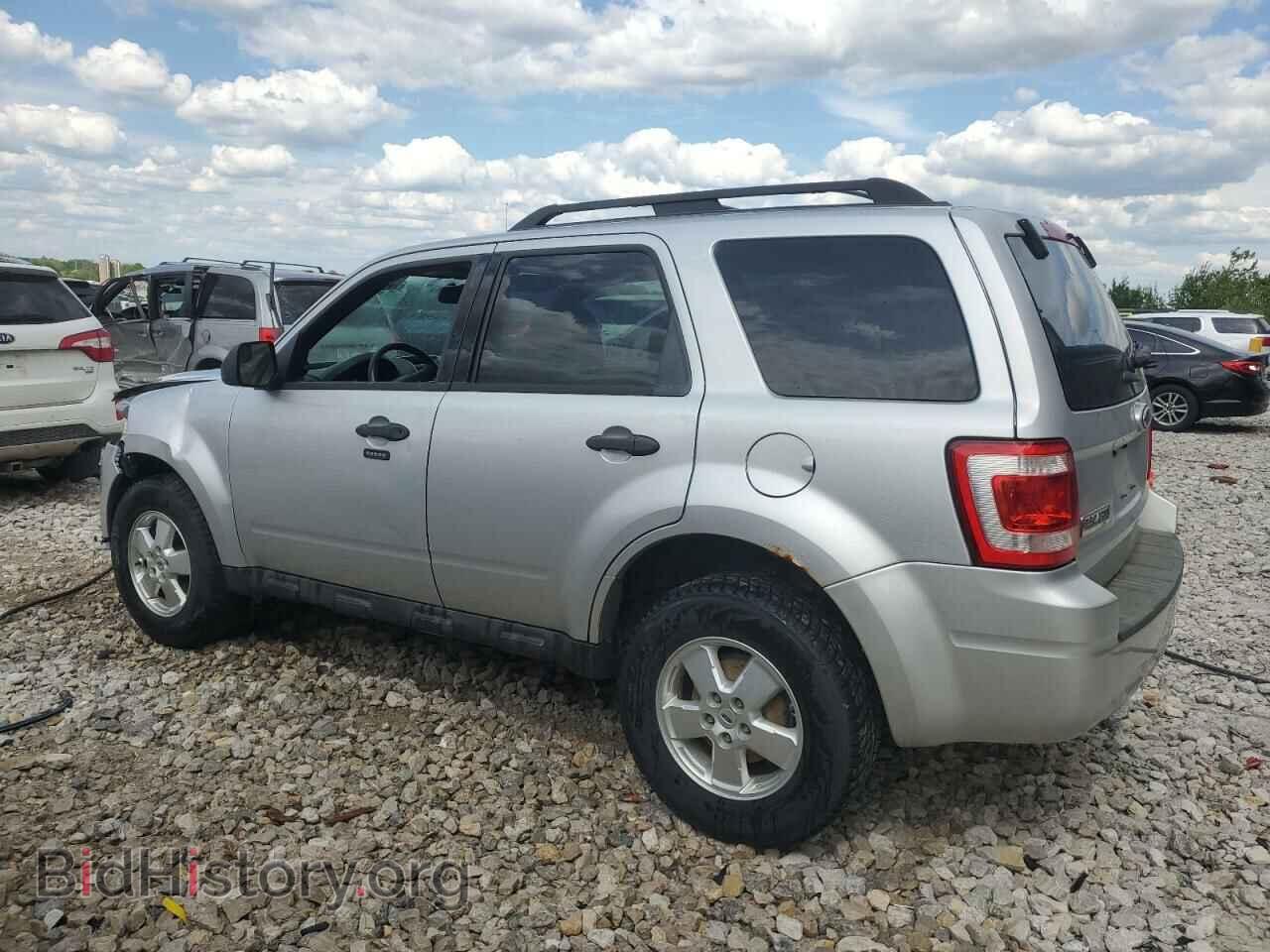 2011 FORD ESCAPE - VIN: 1FMCU0D71BKB68161 - Фото 2