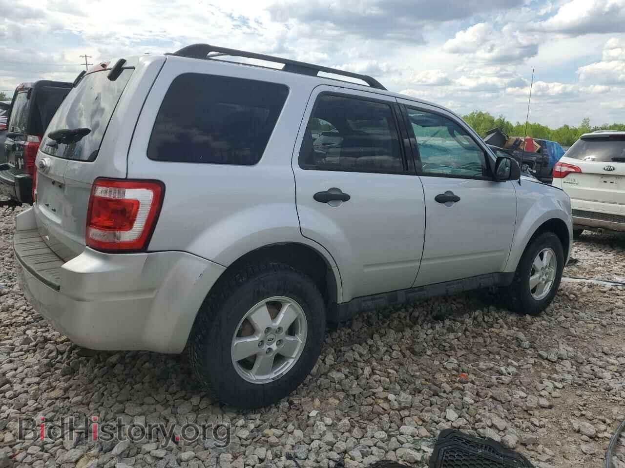2011 FORD ESCAPE - VIN: 1FMCU0D71BKB68161 - Фото 3