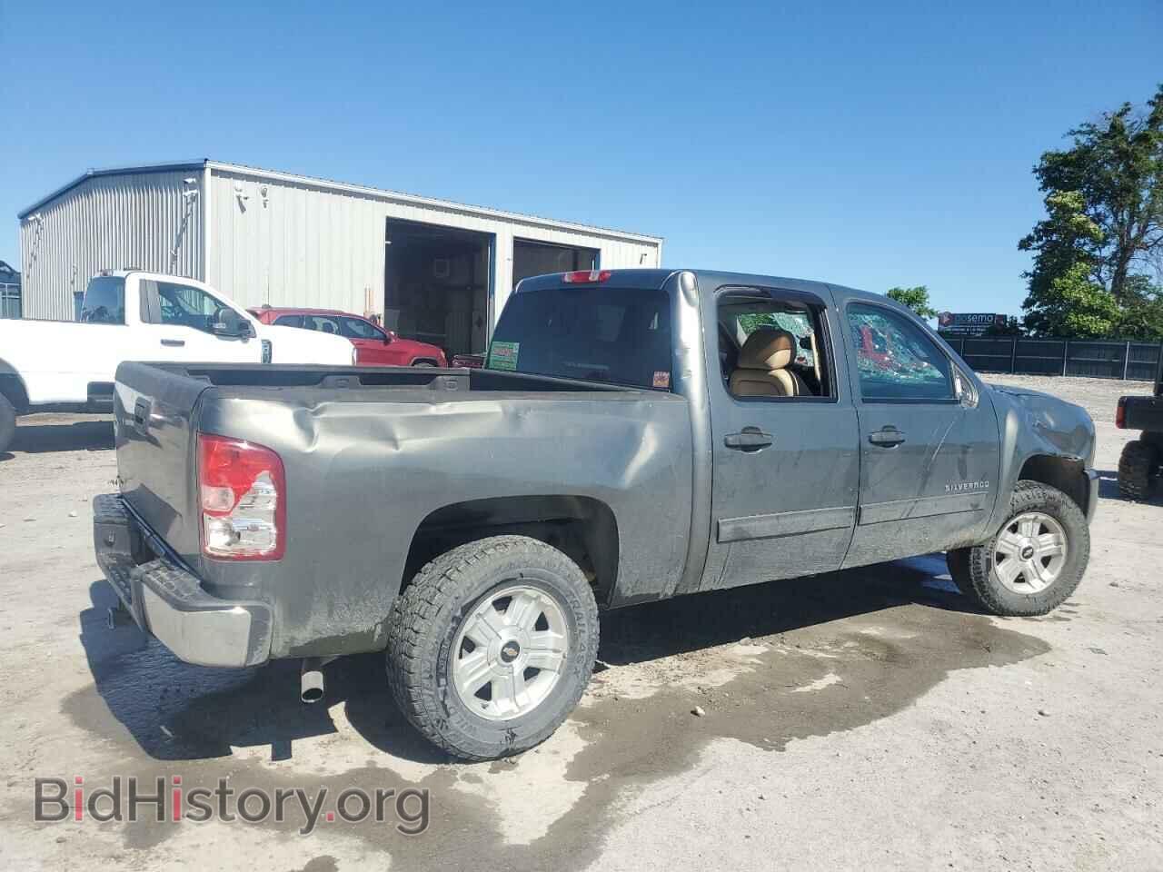 2011 CHEVROLET ALL Models - VIN: 3GCPKSE30BG301132 - Фото 3