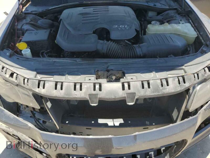 2013 Chrysler 300 (VIN 2C3CCABG1DH668917) — photo 11 of 12