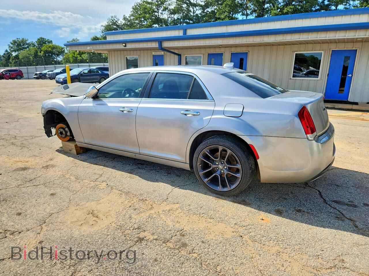 2017 CHRYSLER 300 - VIN: 2C3CCAEG9HH610085 - Photo 2