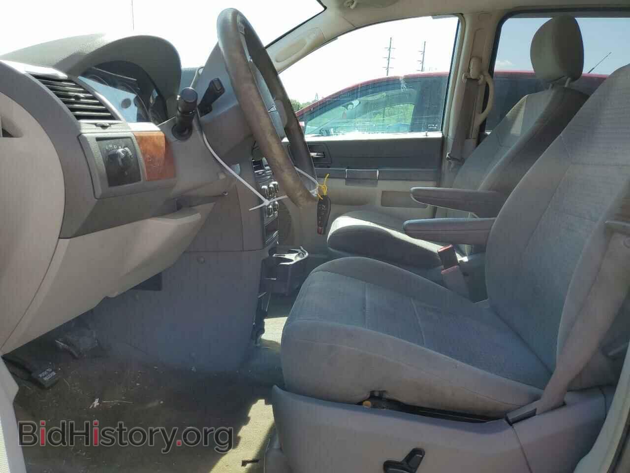 2008 CHRYSLER MINIVAN - VIN: 2A8HR44H28R135359 - Фото 7