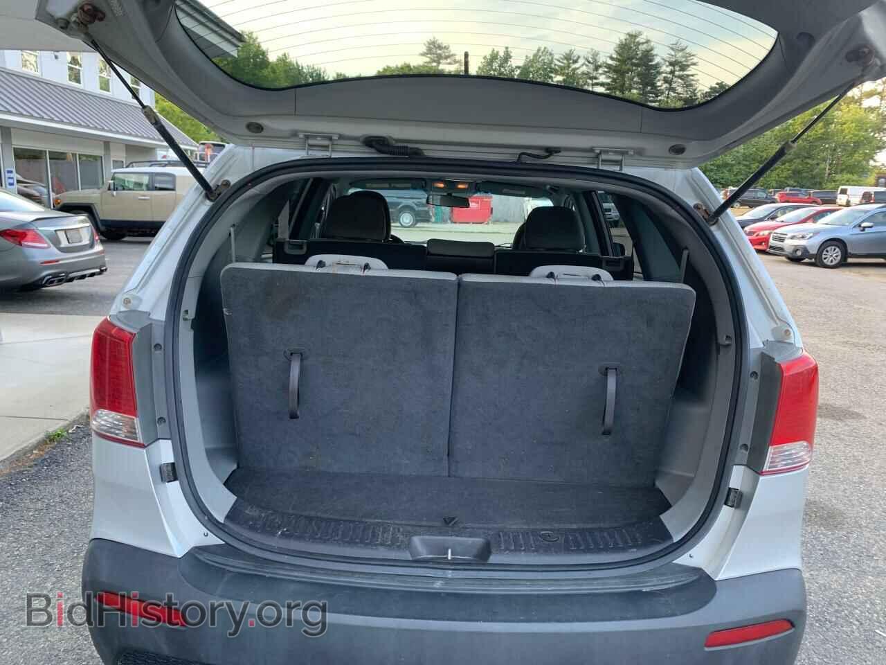 2011 KIA SORENTO - VIN: 5XYKTDA29BG047936 - Фото 9