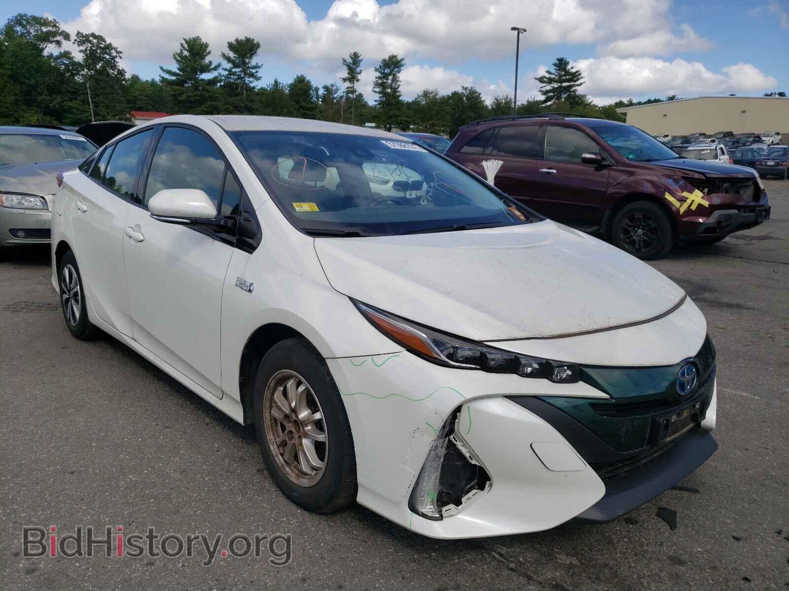 Фотография JTDKARFP6H3043850 - TOYOTA PRIUS 2017