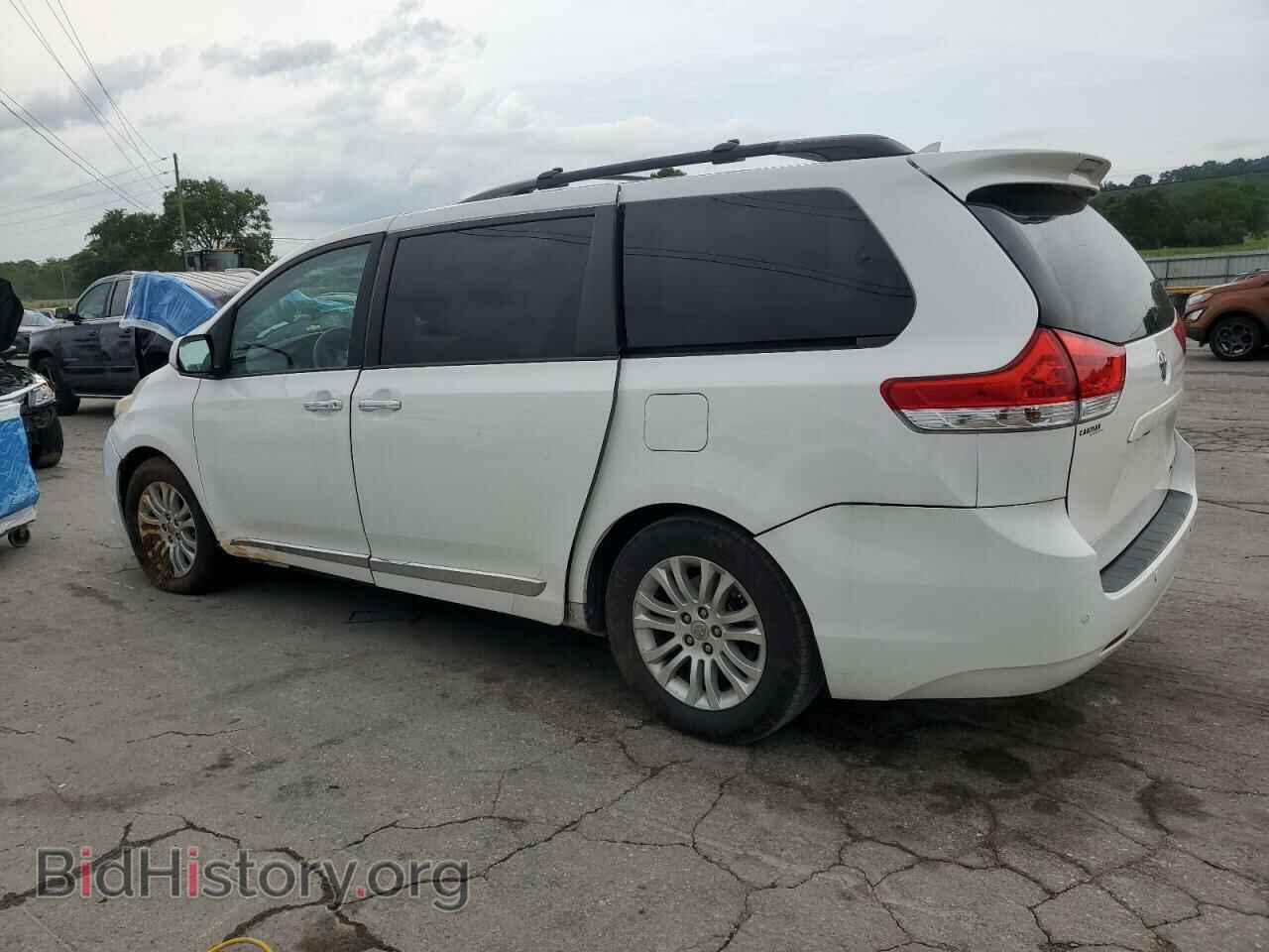2014 TOYOTA All Models - VIN: 5TDYK3DC2ES520398 - Фото 2