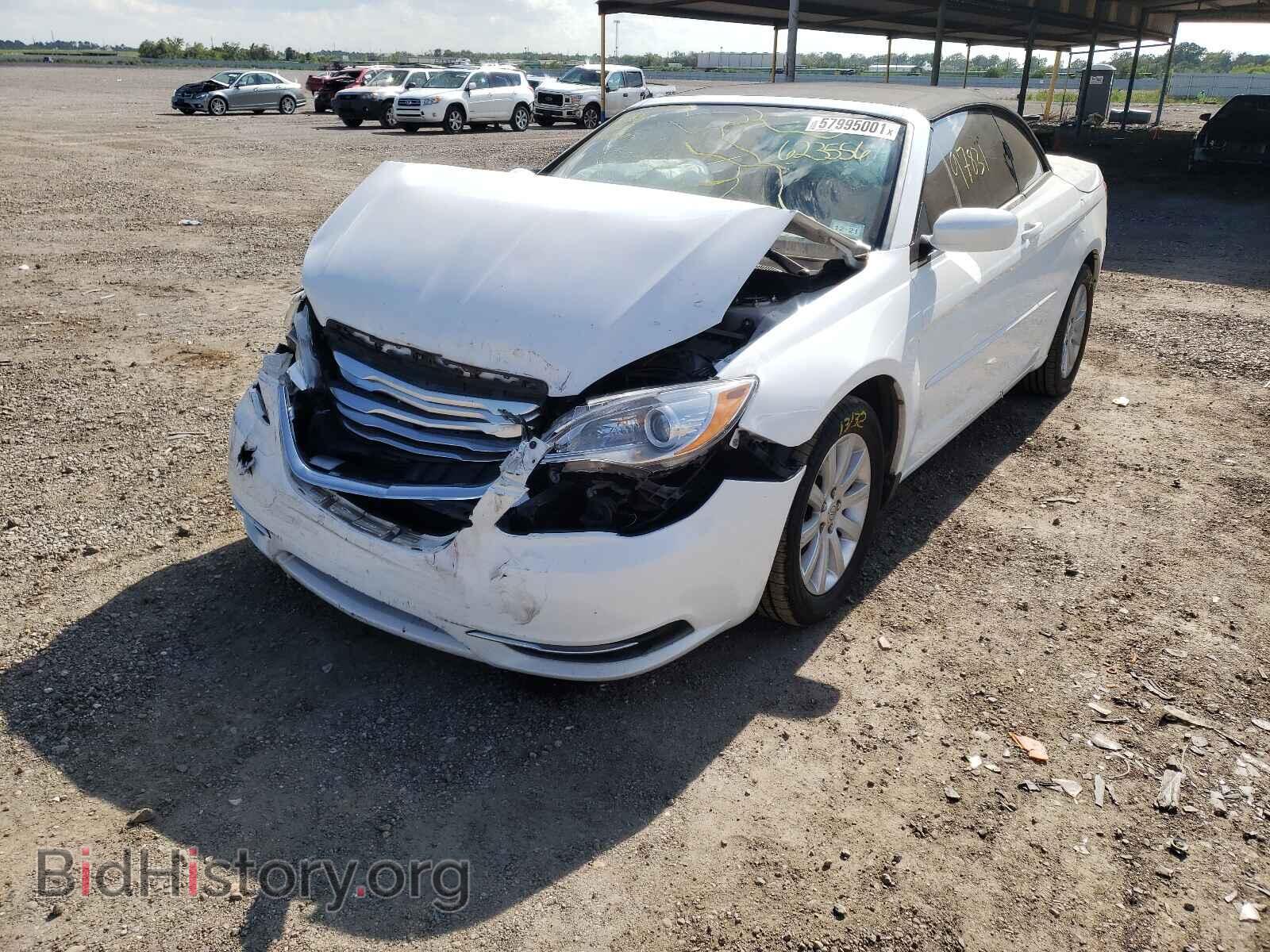 2013 CHRYSLER 200 - VIN: 1C3BCBEG6DN623556 - Фото 2
