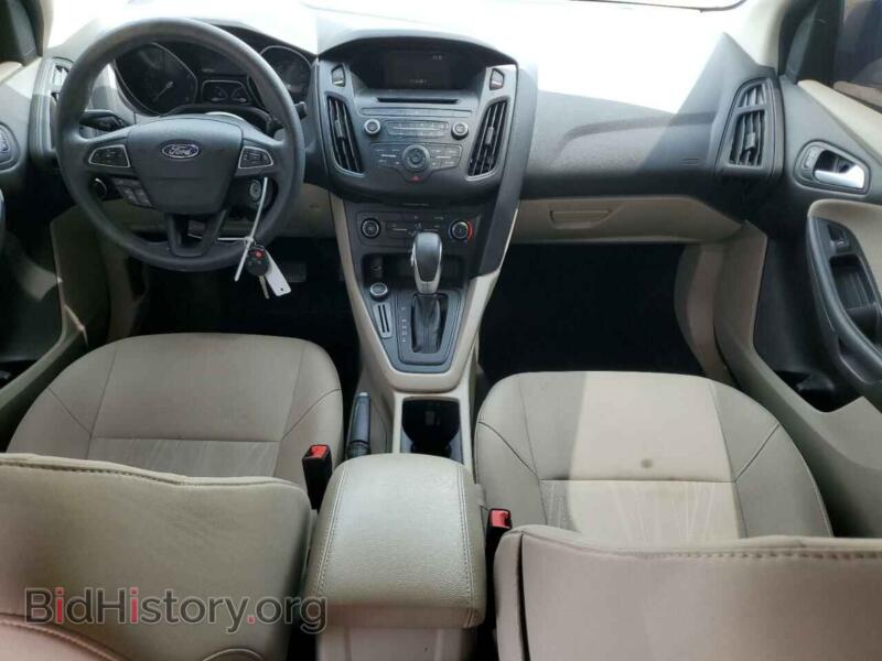 2017 Ford FOCUS (VIN 1FADP3F2XHL254595) — photo 8 of 16
