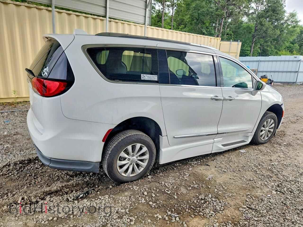 2018 CHRYSLER PACIFICA - VIN: 2C4RC1BG5JR217484 - Фото 3
