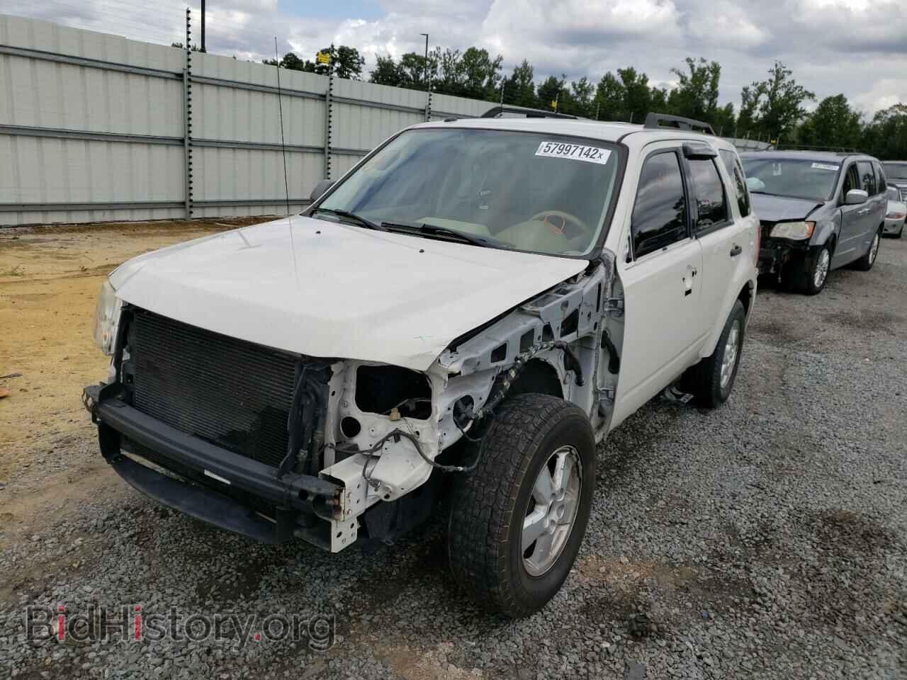 2011 FORD ESCAPE - VIN: 1FMCU0D77BKB18848 - Фото 2