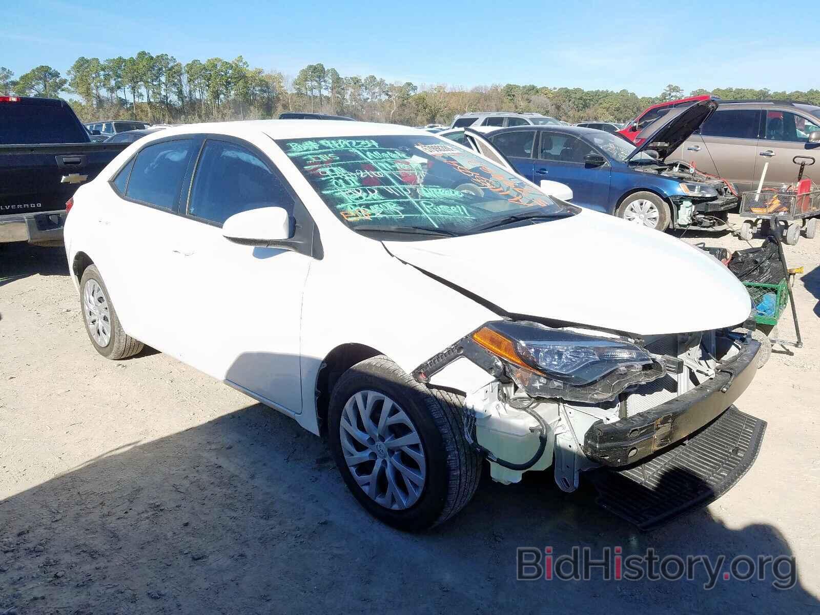 Photo 5YFBURHE8HP702246 - TOYOTA COROLLA 2017