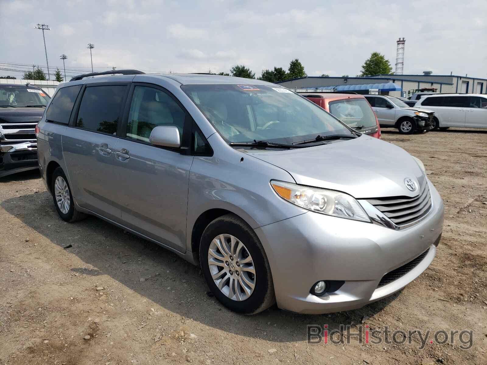 Фотография 5TDYK3DCXBS062136 - TOYOTA SIENNA 2011