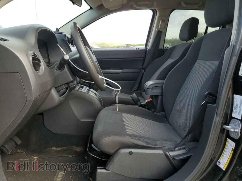 2011 Jeep COMPASS (VIN 1J4NF1FB4BD218225) — photo 7 of 12