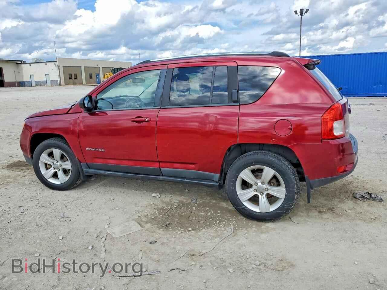 2011 JEEP COMPASS - VIN: 1J4NF1FB2BD135747 - Photo 2