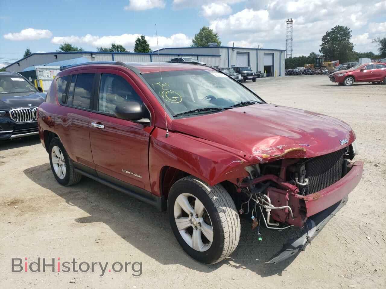 Photo 1J4NF1FB8BD188565 - JEEP COMPASS 2011