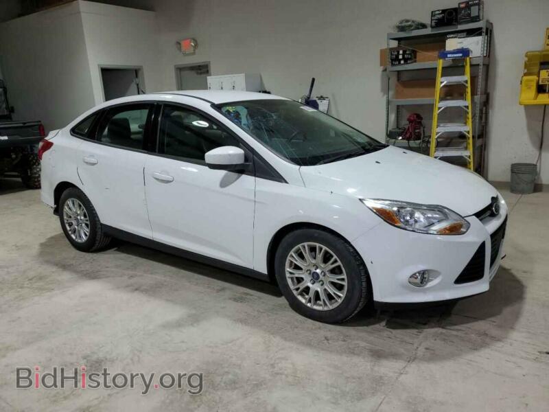 2012 Ford FOCUS (VIN 1FAHP3F23CL405688) — фото 4 из 12