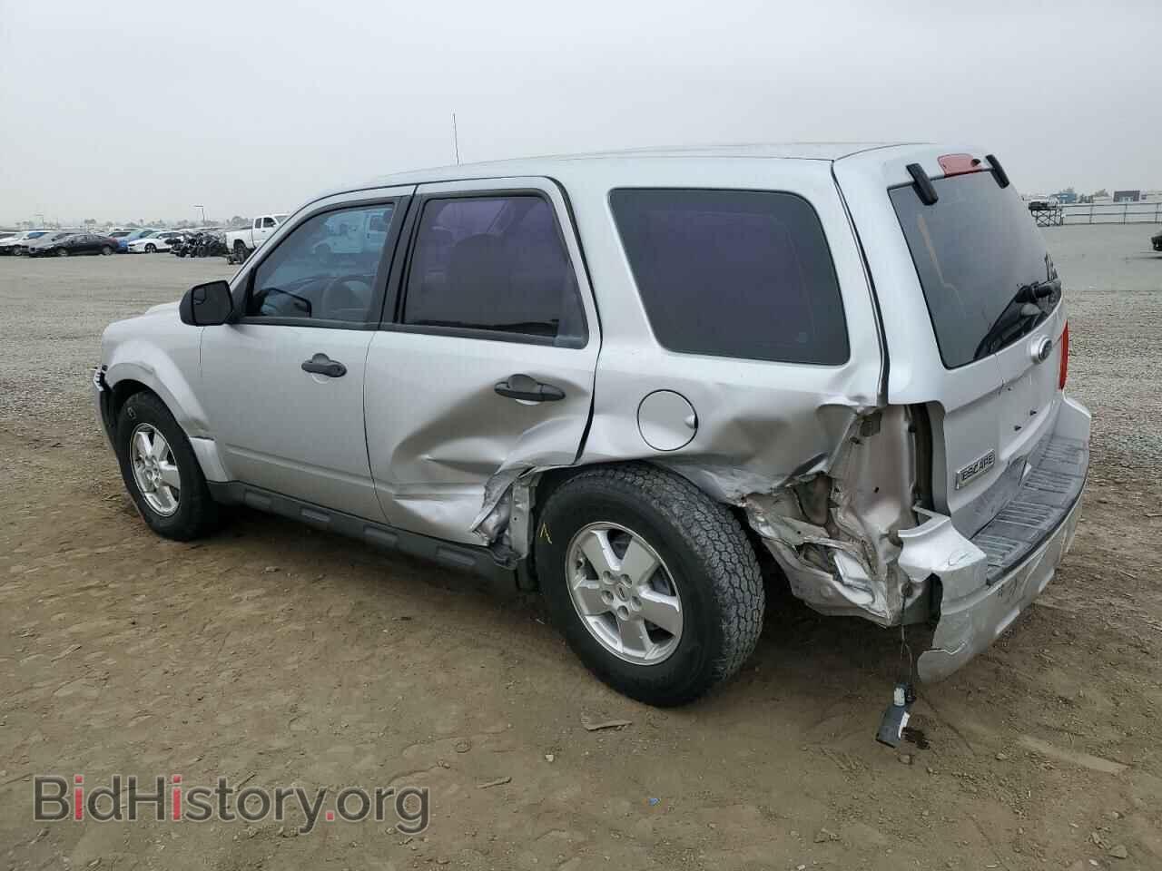 2011 FORD ESCAPE - VIN: 1FMCU9C79BKC64982 - Фото 2