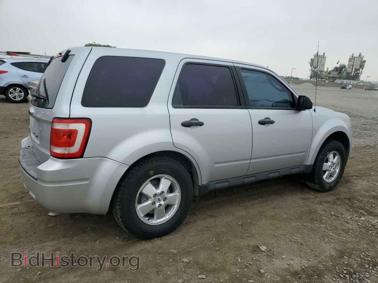 2011 FORD ESCAPE - VIN: 1FMCU9C79BKC64982 - Фото 3