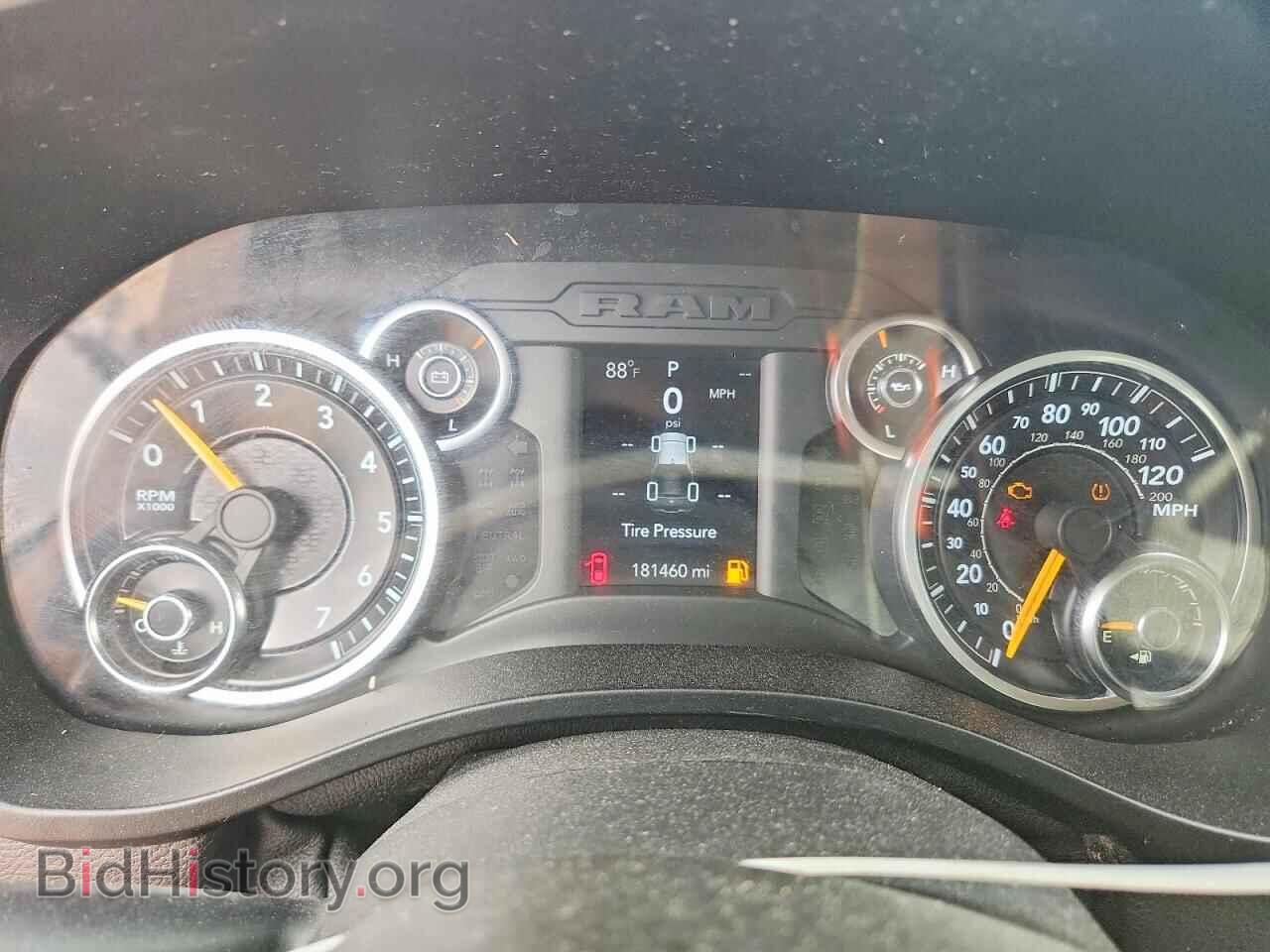 2019 RAM 1500 - VIN: 1C6SRFBT7KN832344 - Фото 9