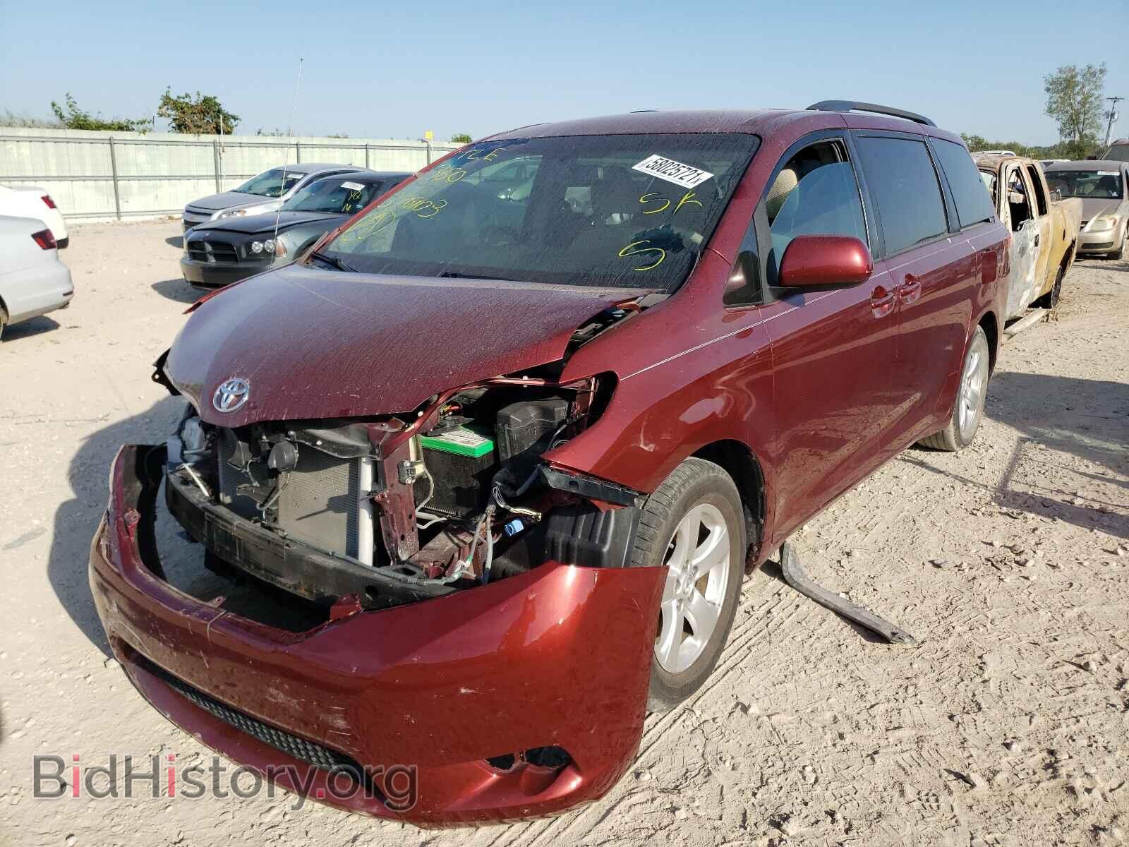 2013 TOYOTA SIENNA - VIN: 5TDKK3DC8DS376103 - Фото 2