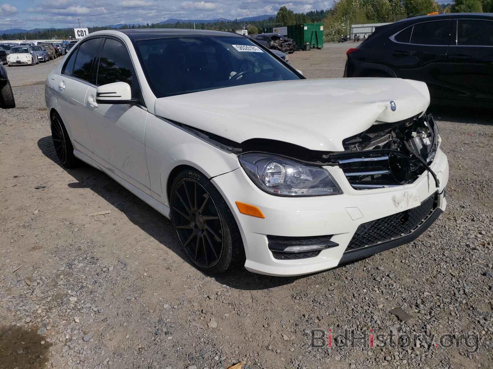 Photo WDDGF8FB0CA721802 - MERCEDES-BENZ C-CLASS 2012