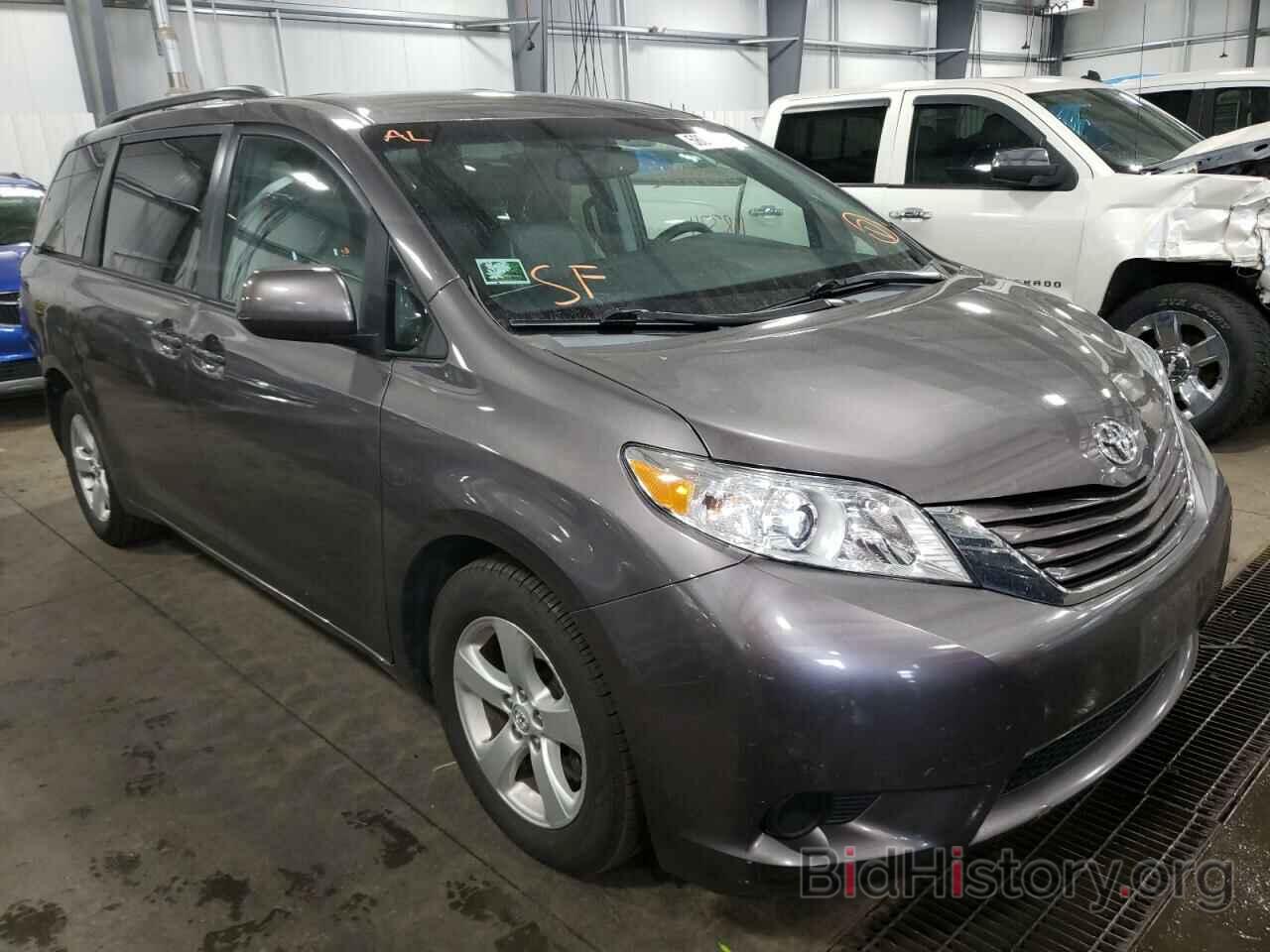 Photo 5TDKK3DC9FS573493 - TOYOTA SIENNA 2015