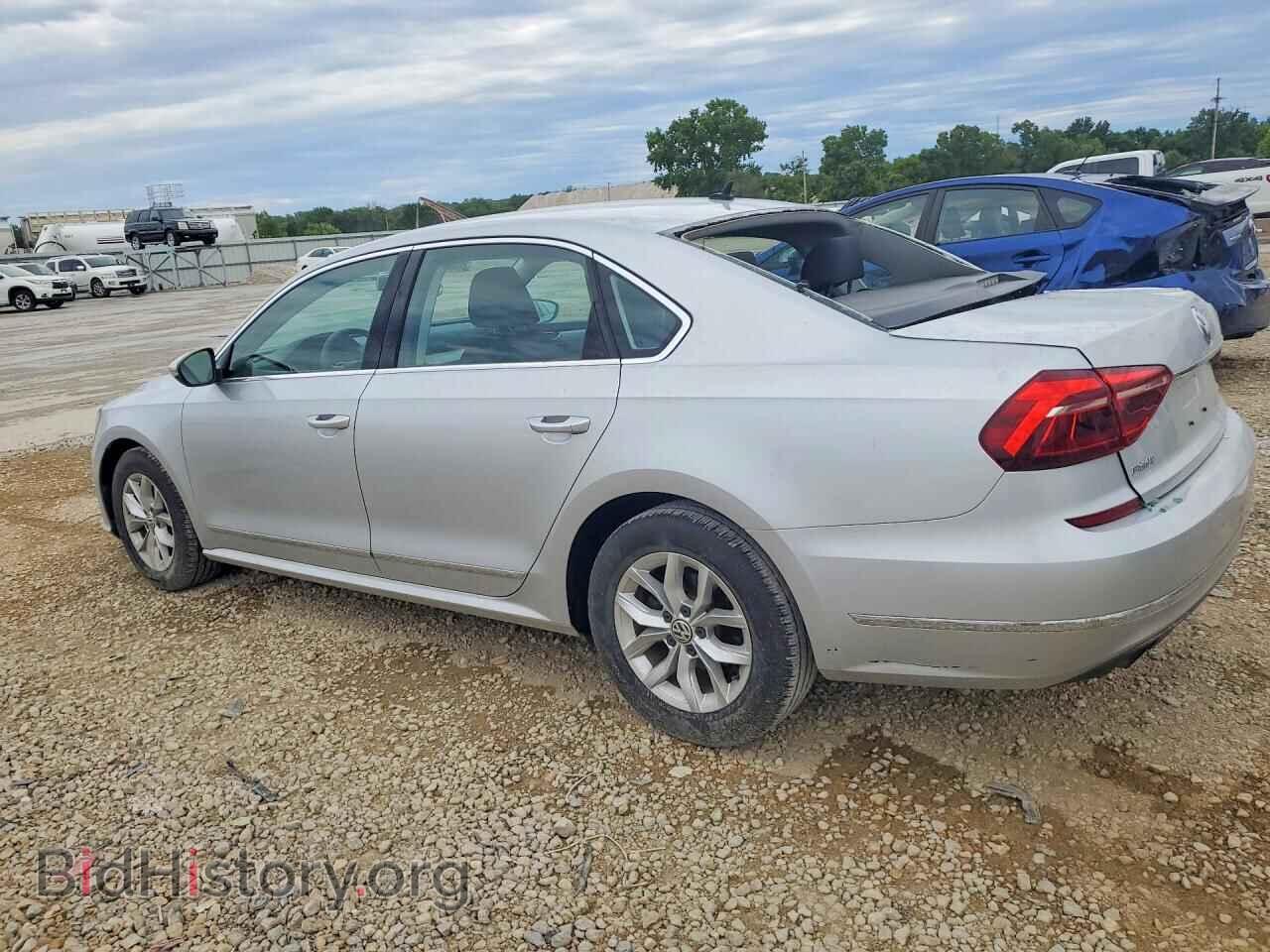 2017 VOLKSWAGEN PASSAT - VIN: 1VWAT7A33HC059399 - Фото 2