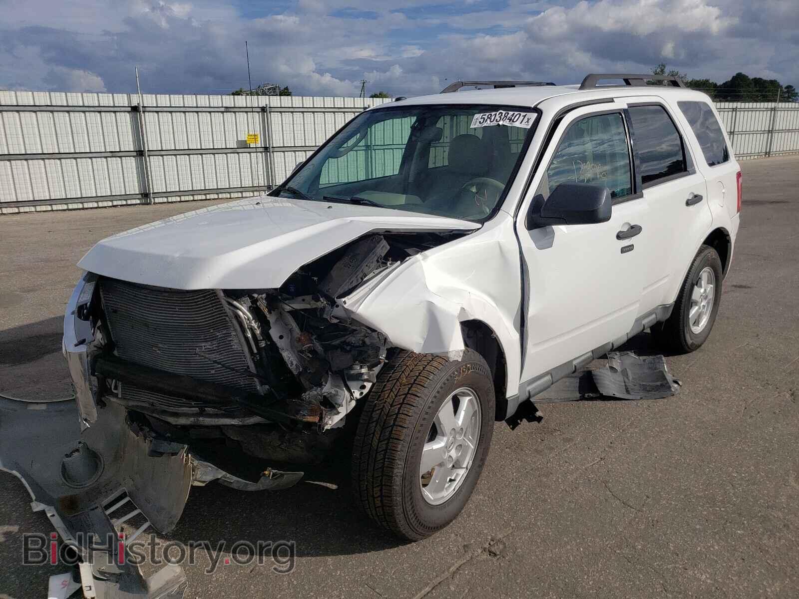 2011 FORD ESCAPE - VIN: 1FMCU0D71BKC12871 - Фото 2