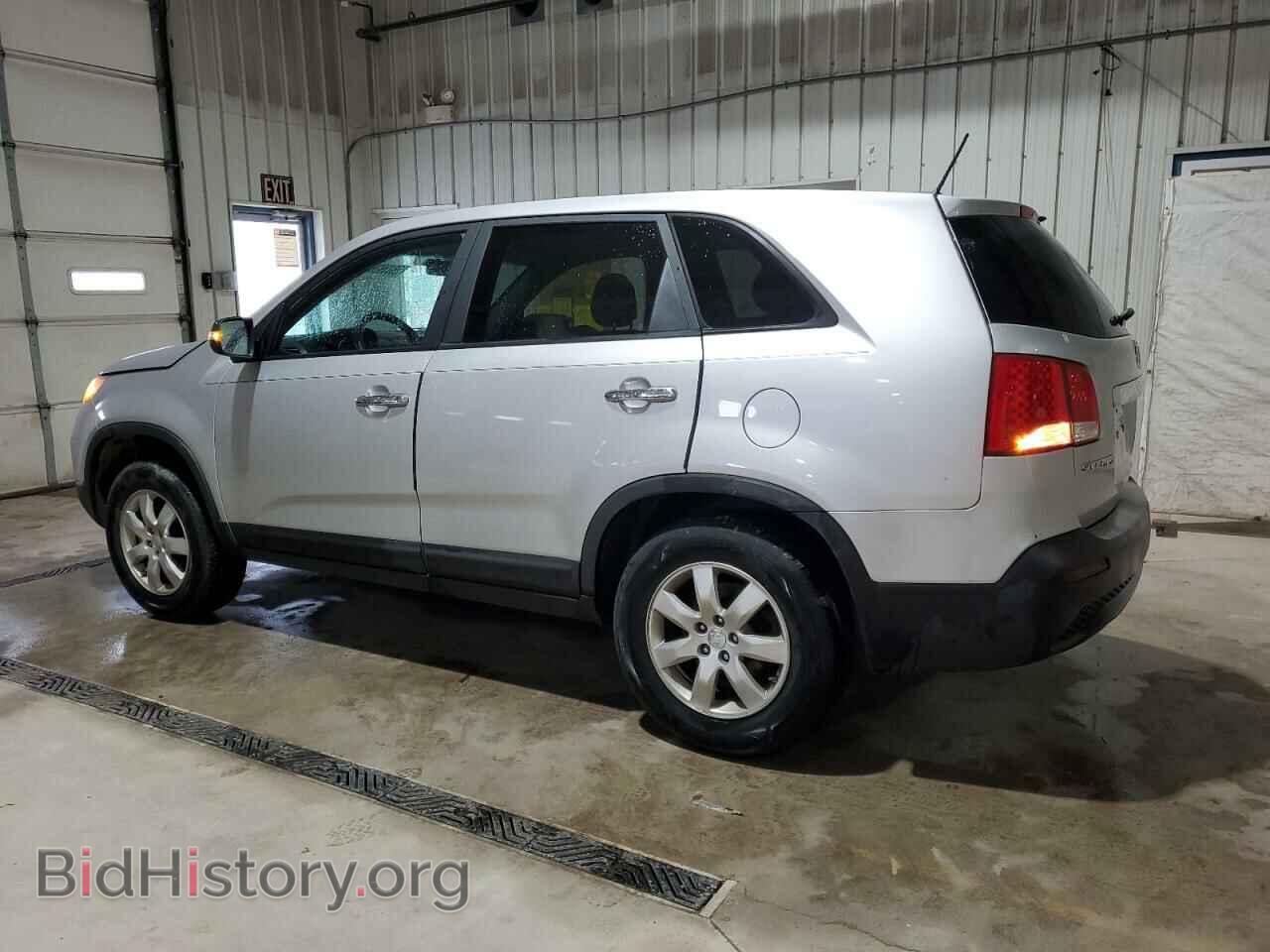 2011 KIA SORENTO - VIN: 5XYKT3A12BG009630 - Фото 2