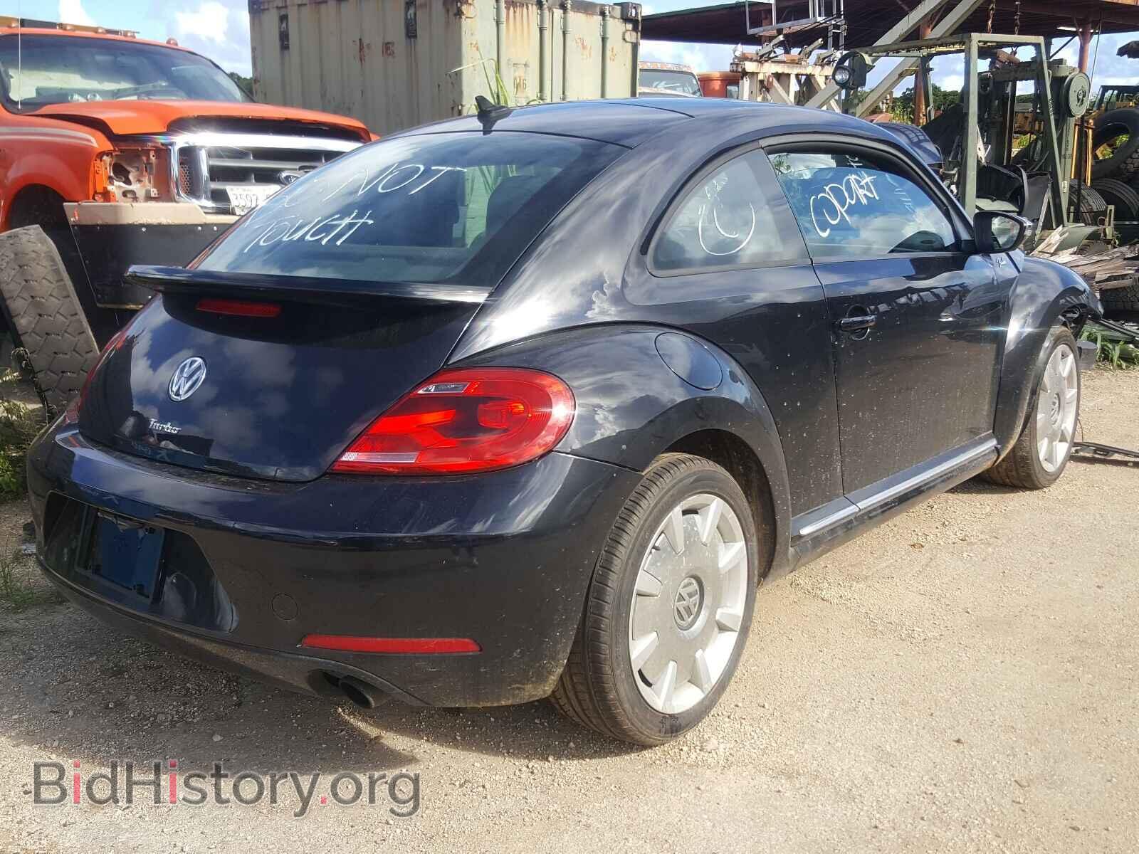 2013 VOLKSWAGEN BEETLE - VIN: 3VWVS7AT9DM685875 - Фото 4