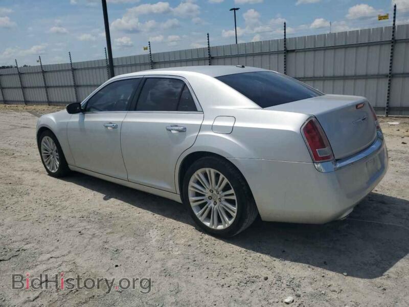 2012 Chrysler 300 (VIN 2C3CCACGXCH208118) — фото 2 из 12