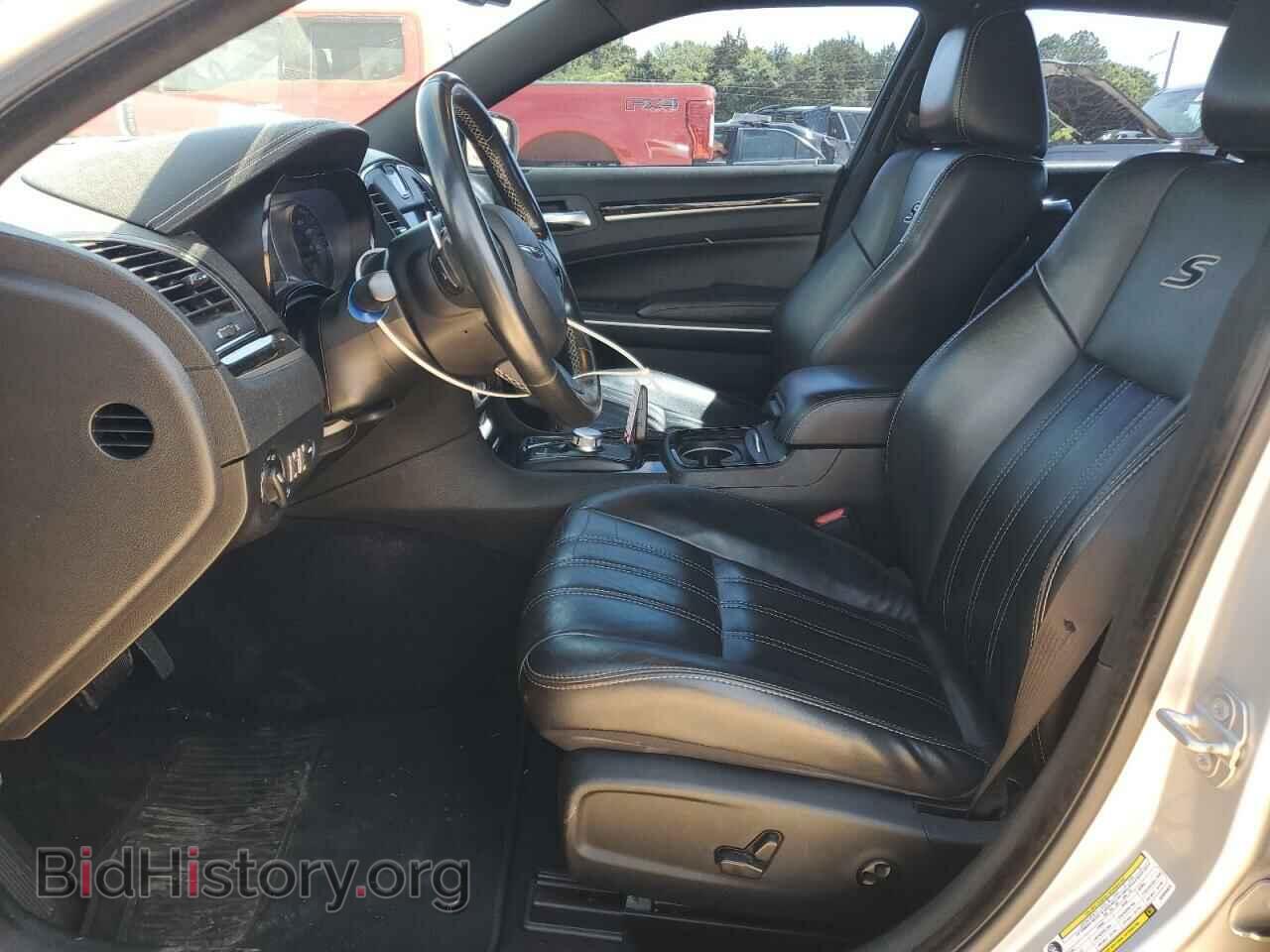 2019 CHRYSLER 300 - VIN: 2C3CCABG1KH604924 - Фото 7