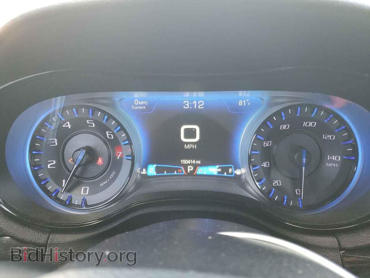2019 CHRYSLER 300 - VIN: 2C3CCABG1KH604924 - Фото 9