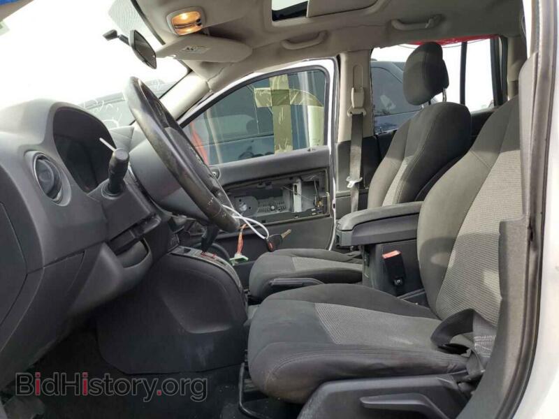 2011 Jeep COMPASS (VIN 1J4NT1FB5BD267653) — фото 7 из 13