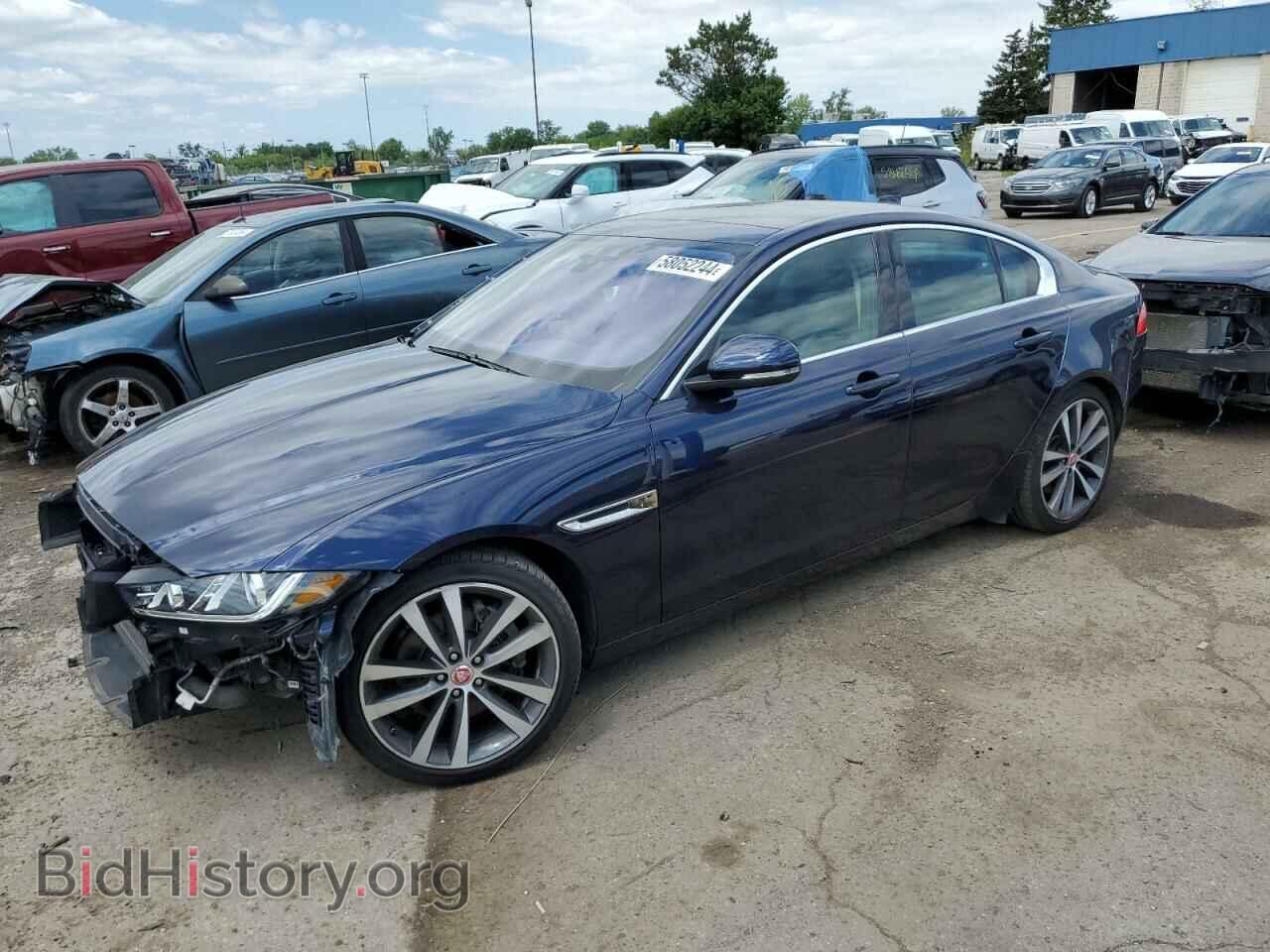 Фотография SAJAE4BG7HA959748 - JAGUAR XE 2017