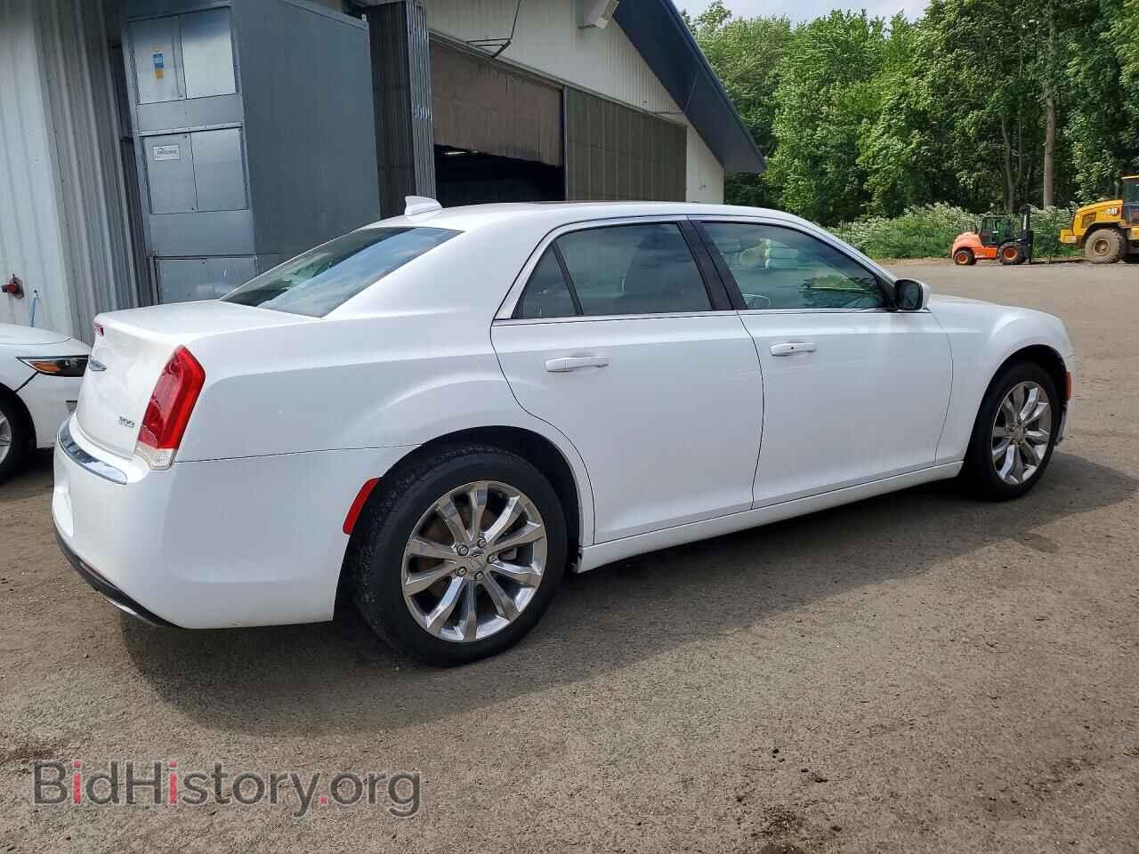 2016 CHRYSLER 300 - VIN: 2C3CCARG7GH262098 - Фото 3