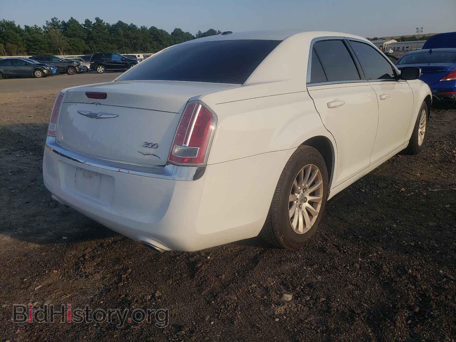 2014 CHRYSLER 300 - VIN: 2C3CCAAG2EH143142 - Фото 4