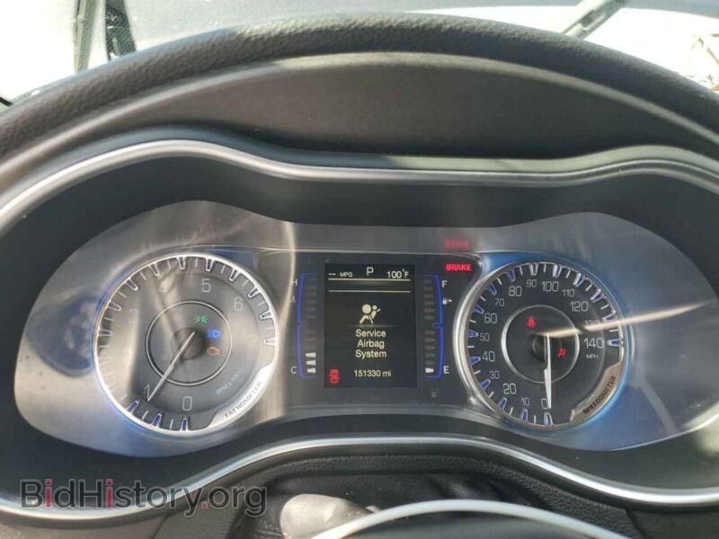 2016 Chrysler 200 (VIN 1C3CCCAB3GN107115) — photo 9 of 14