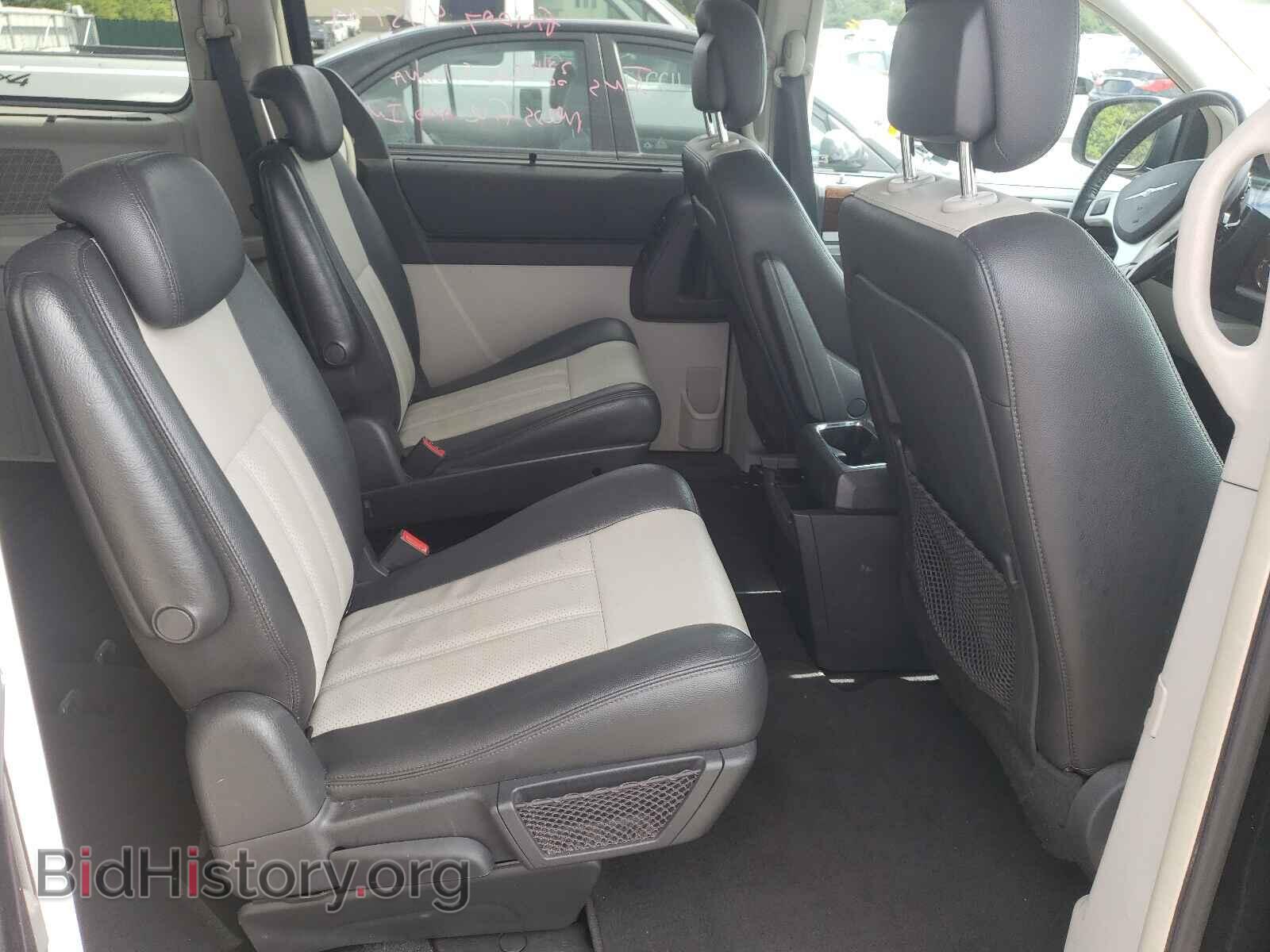 2010 CHRYSLER MINIVAN - VIN: 2A4RR8DX7AR321148 - Фото 6