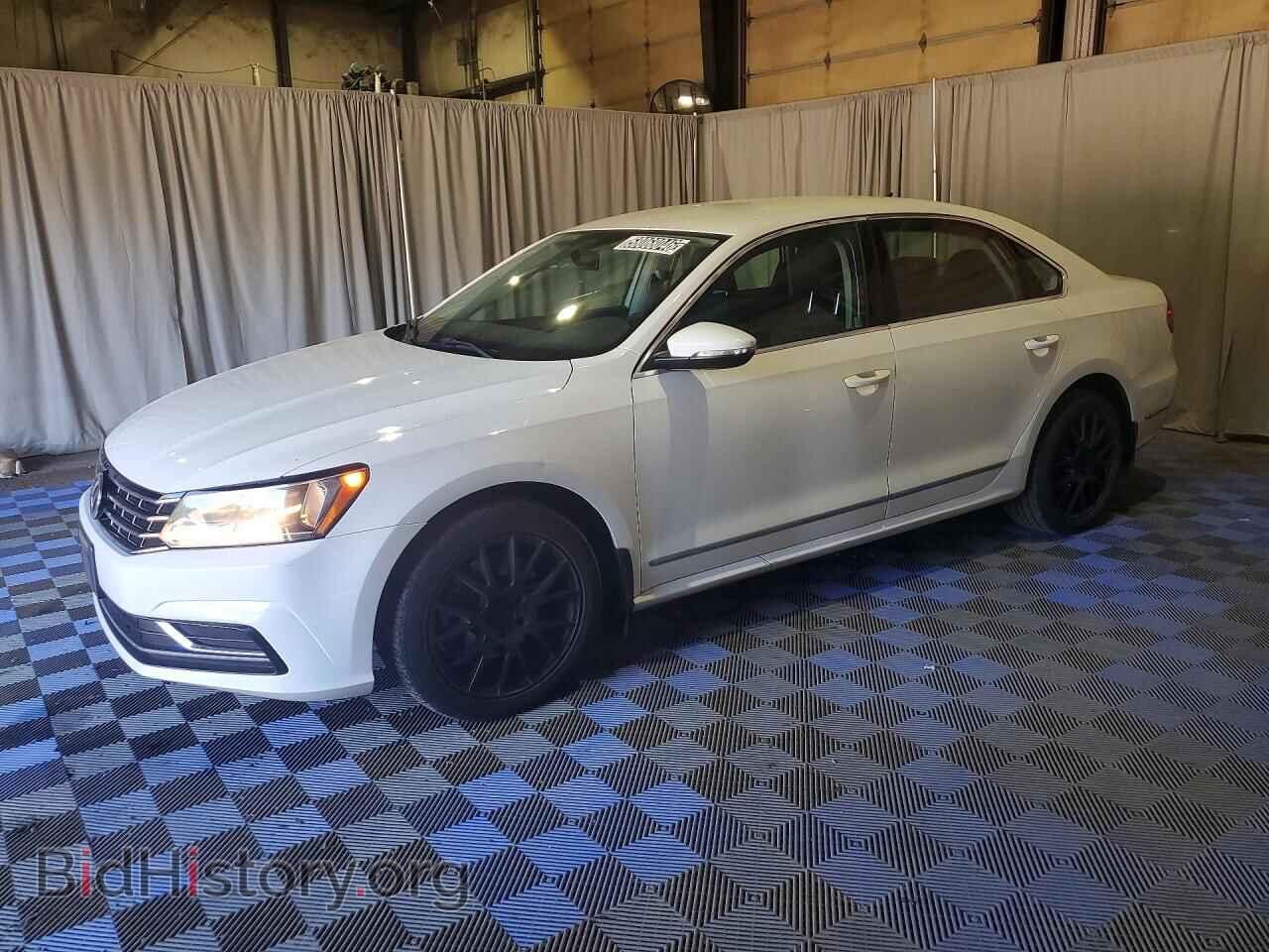 Photo 1VWAT7A32HC064190 - VOLKSWAGEN PASSAT 2017